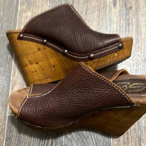 Women size 7 Sbicca wedge